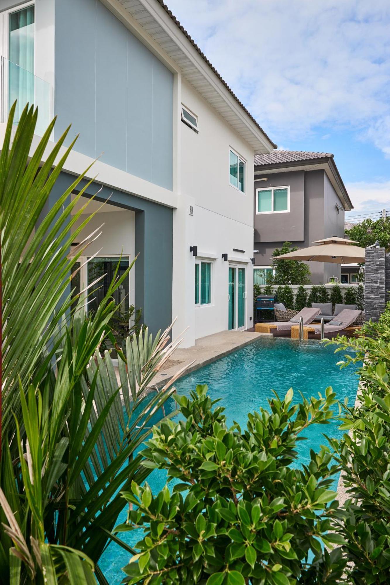 Paradise Retreat *